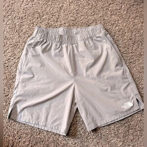 Men’s Gray North Face shorts size: small